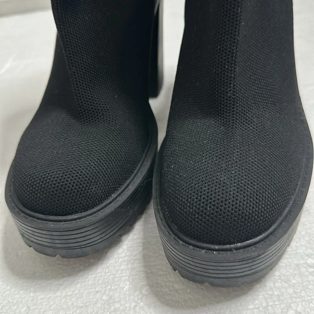 Guess klynne black lug sole chunky heels strechy y2K style boots size 8